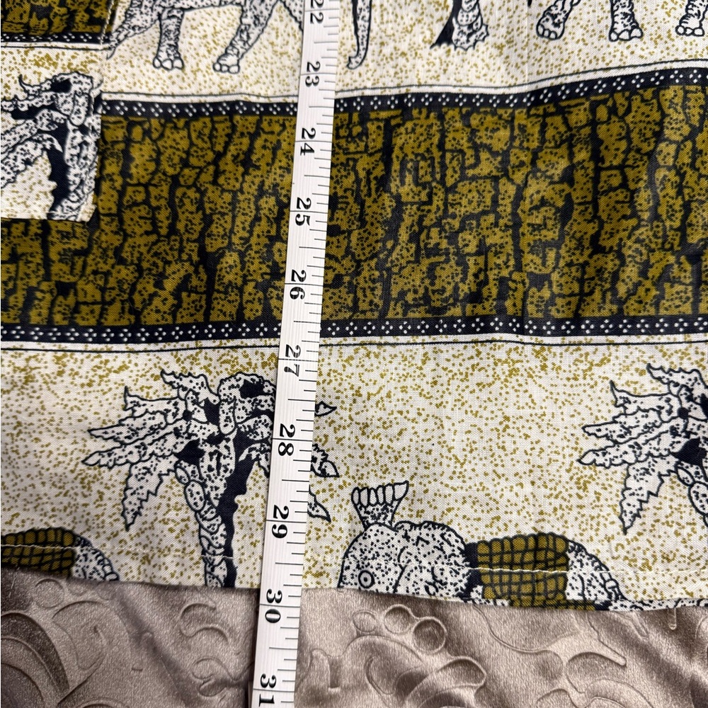 Handmade African Print Tunic with Elephant and Palm Tree Design Embroidered - Picture 6 of 9